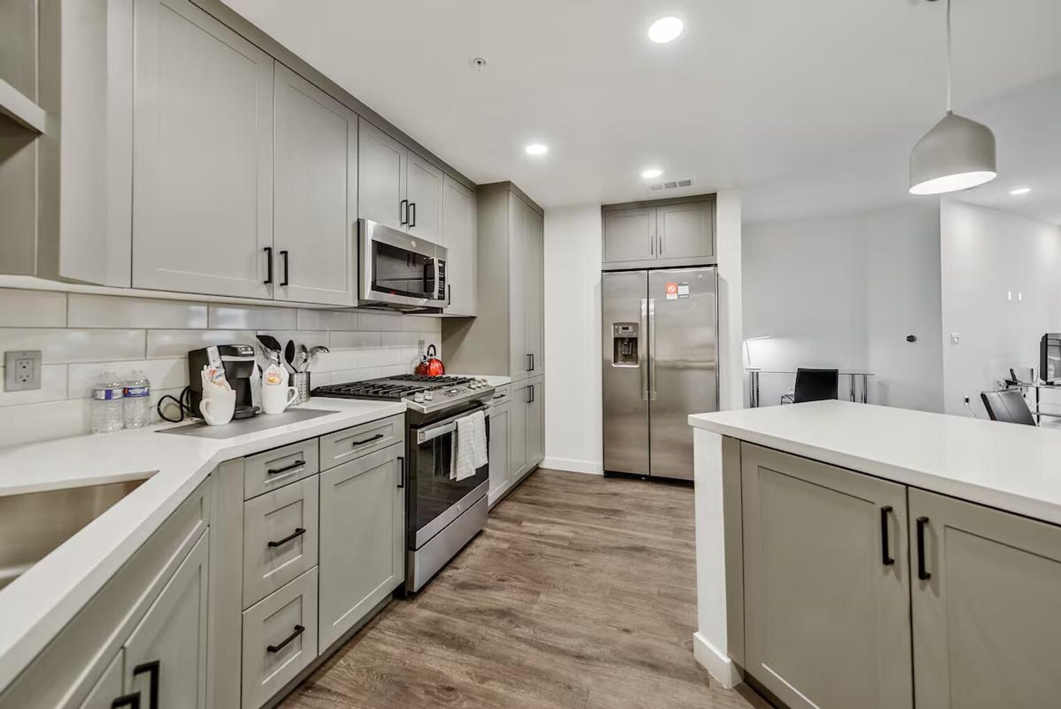 Building Photo - 375 Camino De La Reina