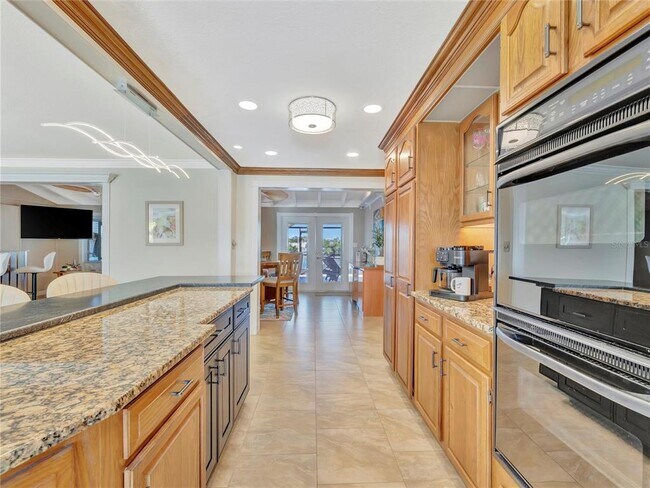 Building Photo - 10432 Sandpiper Rd W