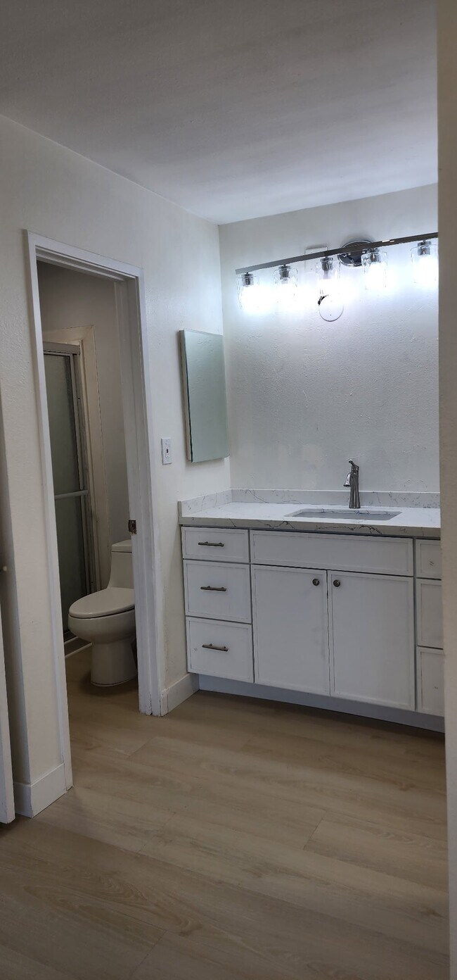 Building Photo - 2255 Cahuilla St