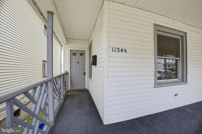 Building Photo - 1124 W Locust St