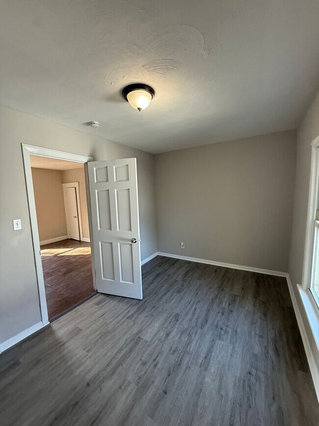 Building Photo - SECTION 8 and EDEN Accepted!! Your Newly Renovated Dream 5 Br Home Awaits!!