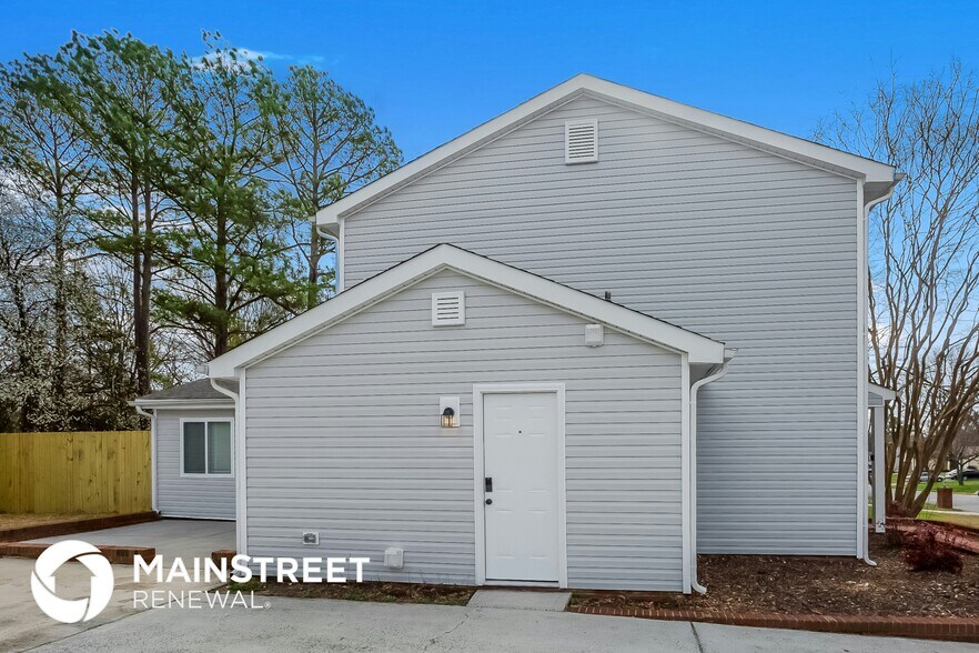 Building Photo - 7414 Shadowlake Dr