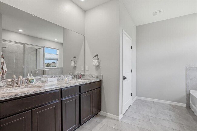 Building Photo - 3228 Living Coral Dr