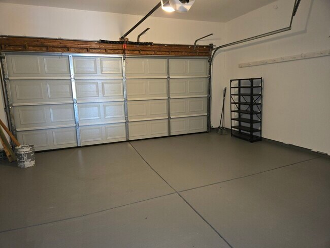 Building Photo - 1664 S Newman Rd