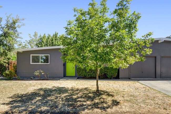 Building Photo - 406 Scripps Dr