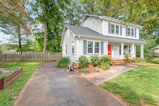 Building Photo - 3 Bedroom home in Coventry Woods!