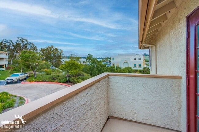 Building Photo - Elegant 1Bdm 1Ba Condo with Balcony, Garag...