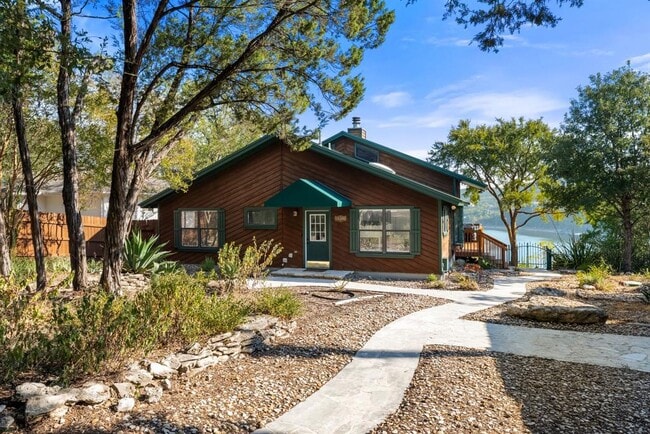 Building Photo - 18300 W Rim Dr