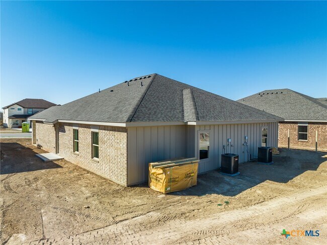 Building Photo - 3505 Abraham Dr