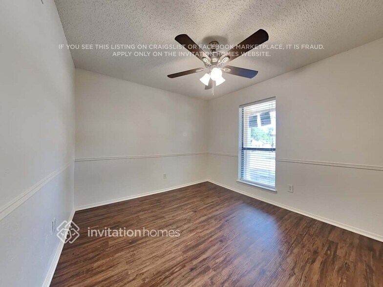 Building Photo - 717 Holly Oak Dr