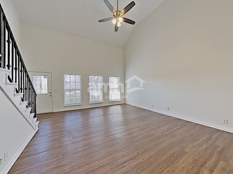 Building Photo - 3326 Conway Ct