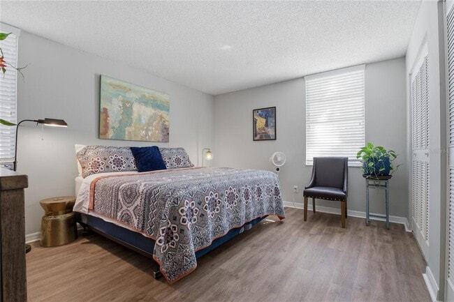 Building Photo - 7540 Bay Island Dr S