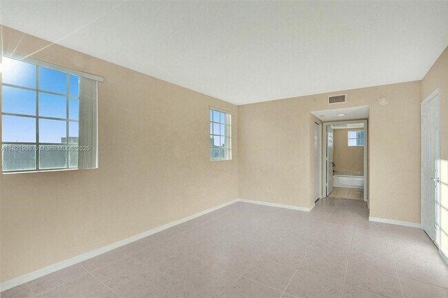 Building Photo - 201 Golden Isles Dr