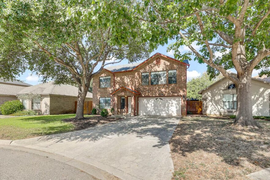 Building Photo - 1122 Gruene Rd