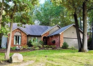 Building Photo - 4495 Maybee Rd