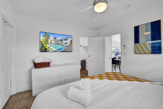 Building Photo - 335 Desoto St