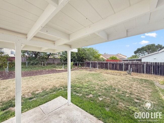 Building Photo - Comfortable 3B/1BA Home in Mira Mesa with Backyard, In-Unit Laundry and Garage