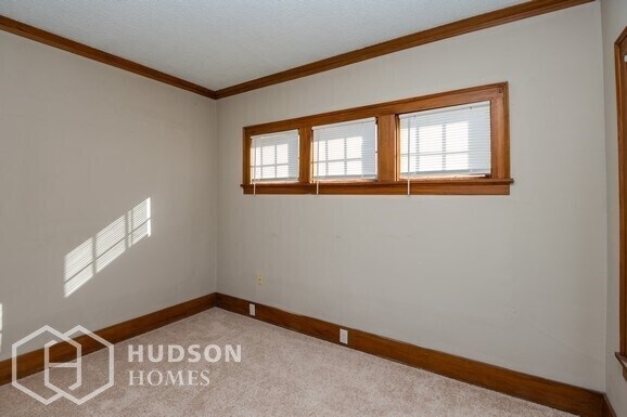 Building Photo - AVAILABLE NOW! - 340 W MAPLE STREET, DESHL...