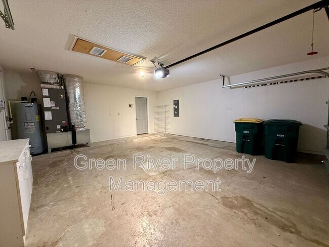 Building Photo - 8716 Canopy Oaks Dr