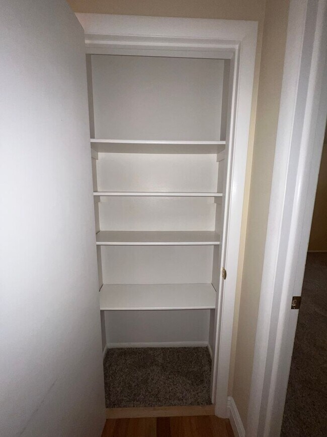 Building Photo - Spacious Family Home in Highland High School Area – Pocatello, ID!