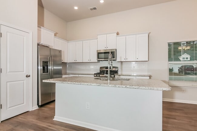 Building Photo - 476 Craigflower Ct