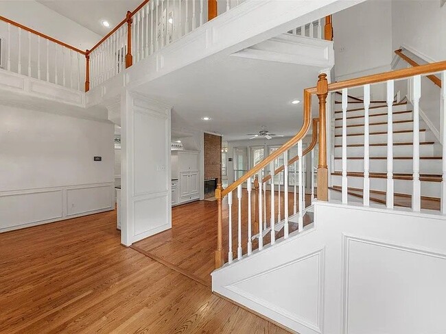 Building Photo - 2910 Chaucer Dr