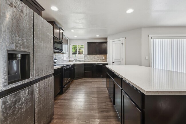 Building Photo - 2662 W Jayton Dr