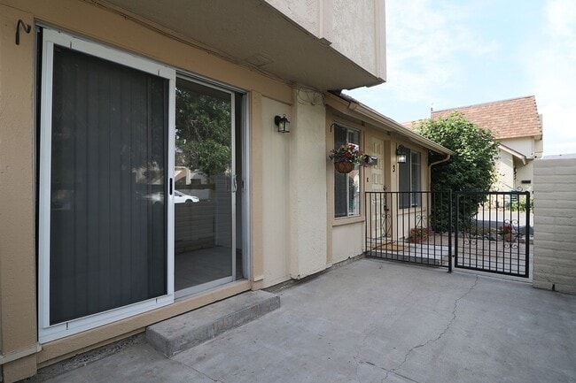 Building Photo - 3 Condor Cir