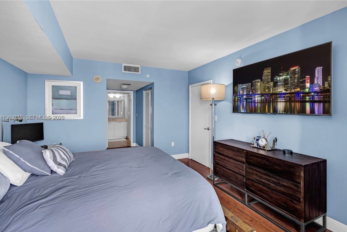 Building Photo - 1800 N Bayshore Dr