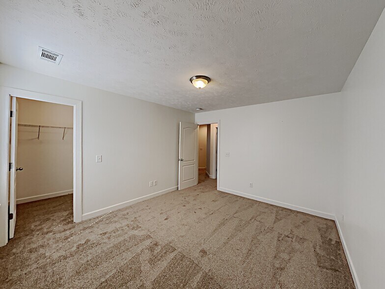 Building Photo - 244 Sundown Dr