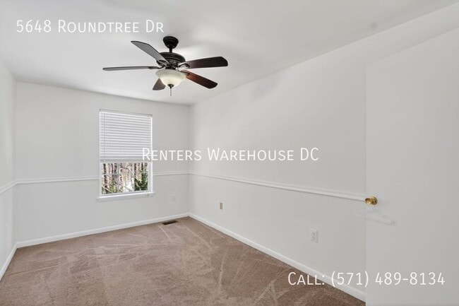 Building Photo - 5648 Roundtree Dr