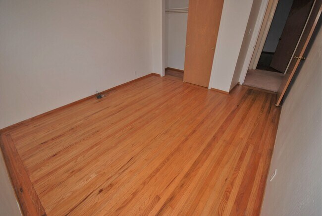 Building Photo - 94-98 Amherst Av.