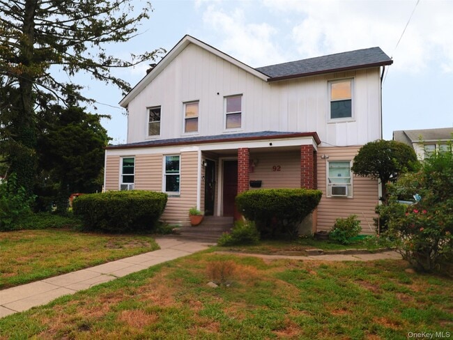 Primary Photo - 92 Solomon Ave