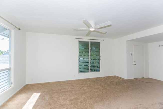 Building Photo - 4715b Kahala Ave