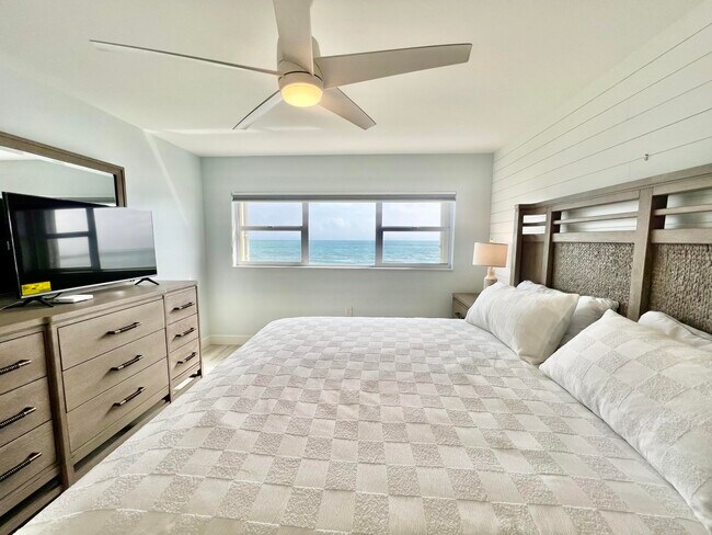 Building Photo - 7410 S Ocean Dr