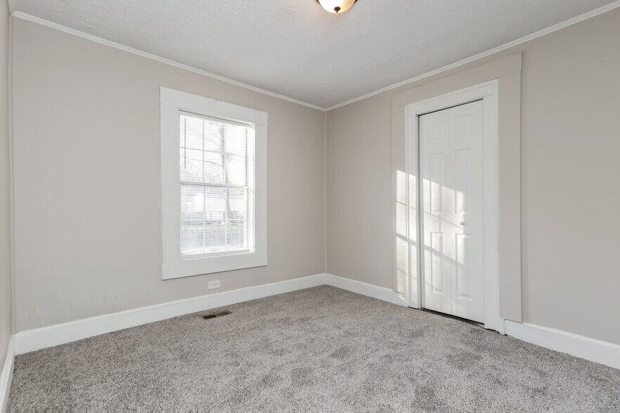 Building Photo - 195 Neely Hammonds Rd