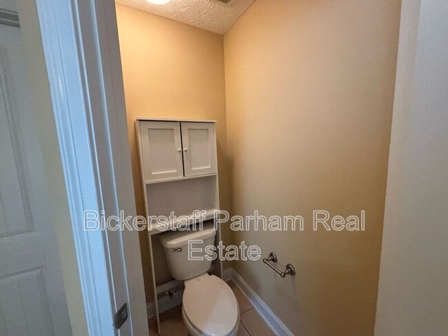 Building Photo - 385 Lee Rd 2141