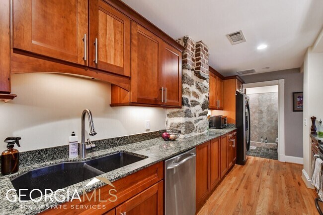 Building Photo - 841 Argonne Ave NE