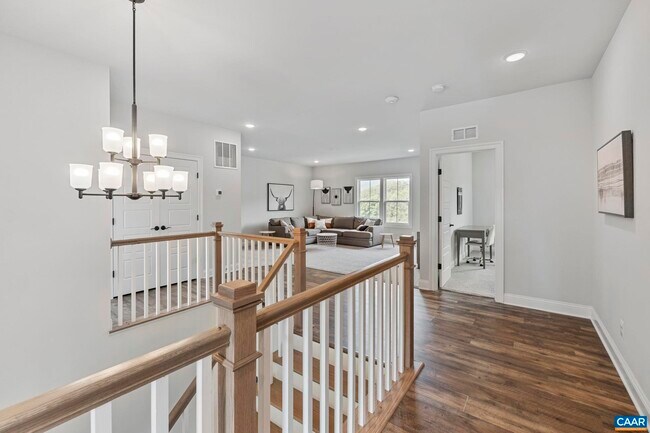 Building Photo - 598 Bleeker St