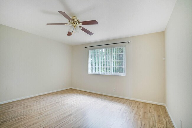 Building Photo - 785 Imperial Lake Rd