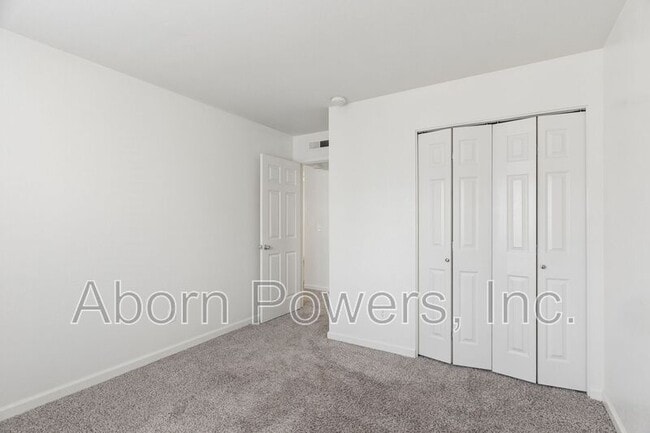 Building Photo - 2529 Greenwood Ln