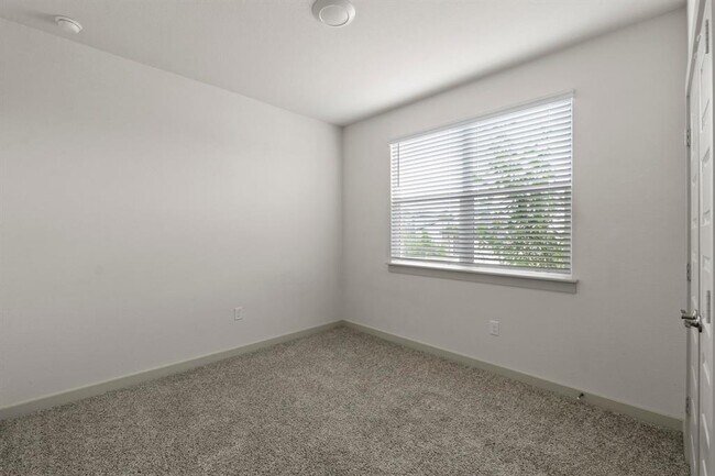 Building Photo - 7404 Sagira Path