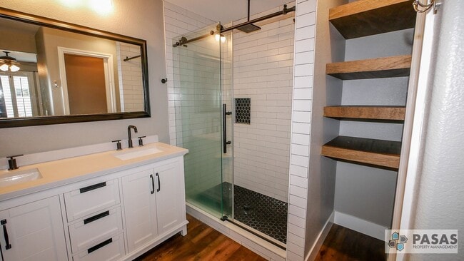 Building Photo - Modern Corner-Unit Condo with tandem 2-Car Garage in Central San Diego