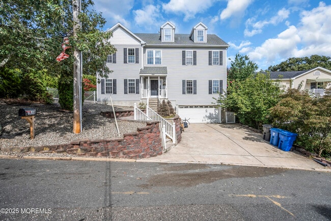 Building Photo - 1418 Summit Pl
