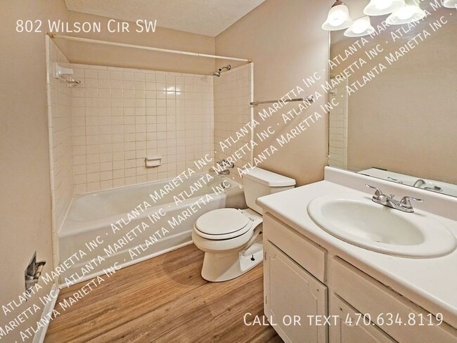 Building Photo - 802 Wilson Cir SW