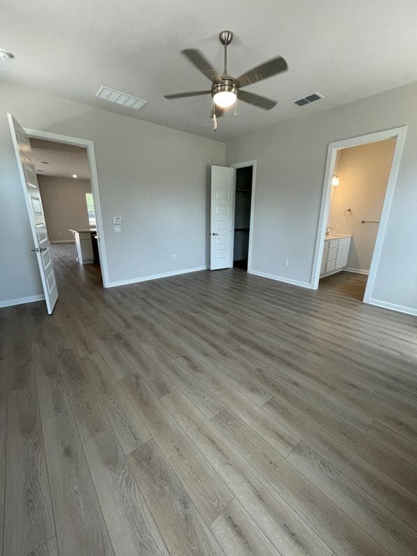Building Photo - 4701 Wally Ave