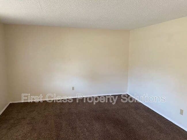 Building Photo - 6300 N Wildewood Dr
