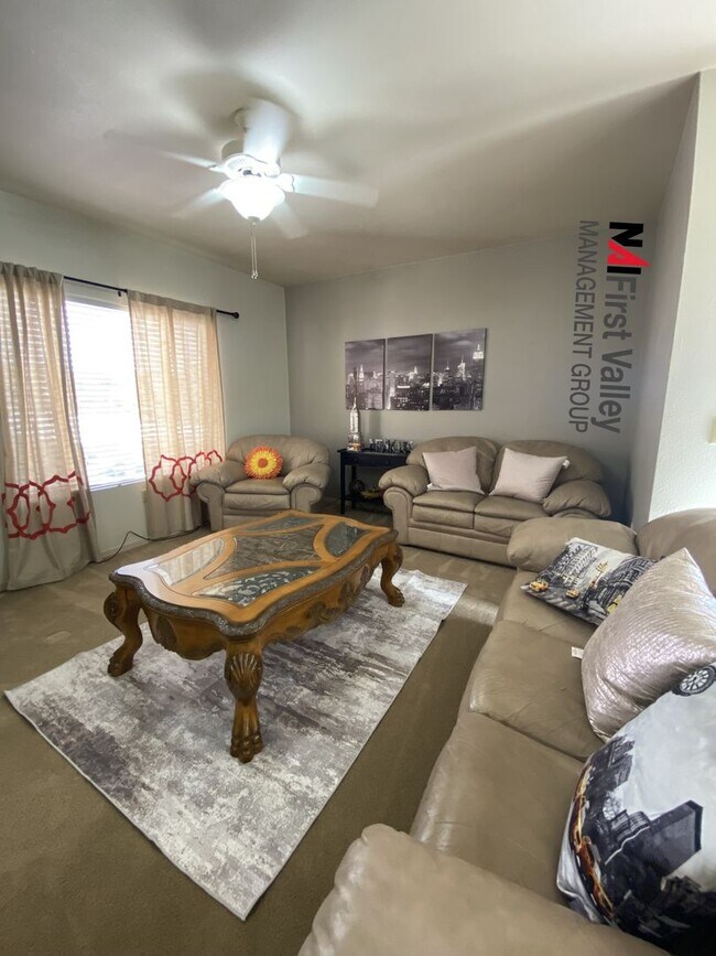 Building Photo - 1 Bedroom, 1 Bath Executive