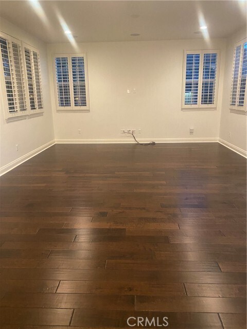 Building Photo - 25 Golf Dr