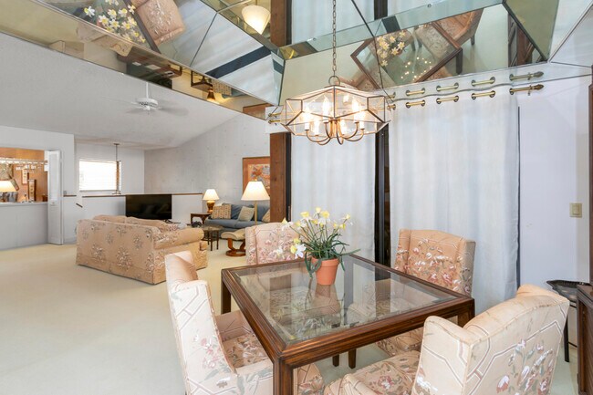 Building Photo - 17110 Waterbend Dr